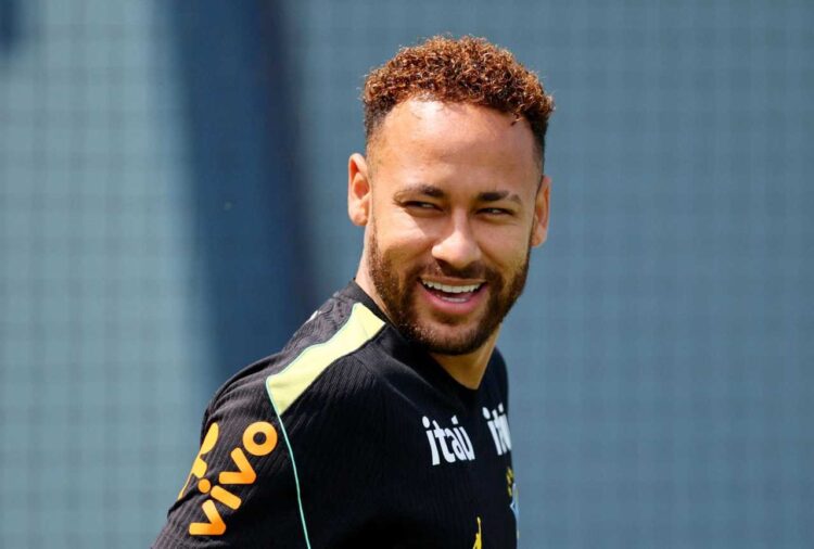 “Estavam com saudades?”: Neymar volta a treinar com a Seleção Brasileira e anima torcida antes de duelo na Copa