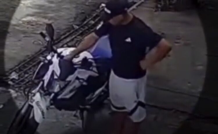 Ladrão espera movimento diminuir e furta motocicleta com chave micha na Rômulo Maiorana