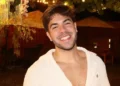 Álvaro Xaro é criticado após peixe cair em ralo durante limpeza de aquário