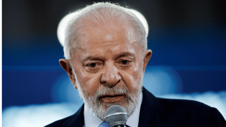Lula diz que pobres compram celular roubado porque gostam de “comprar uma coisinha barata”