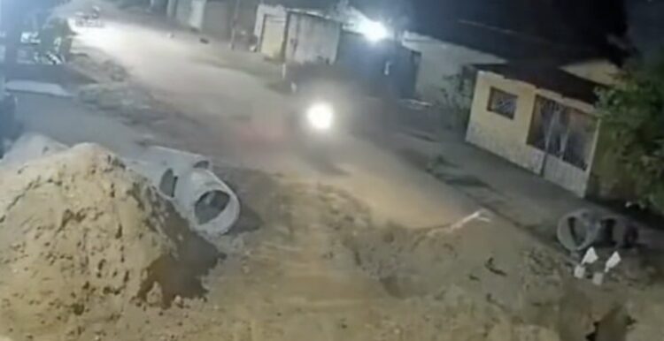 Motociclista cai em cratera de obra durante a madrugada e fica f3rido em Itaituba