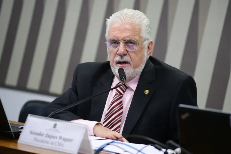 Líder do governo Lula no Senado, Jaques Wagner é alvo de buscas da PF em investigação sobre o Banco Master