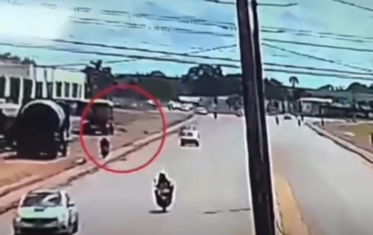 Marido se desespera ao reconhecer esposa morta após acidente fatal em Itaituba
