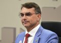 Flávio defende castração para abusadores e promete tratar “marginal como marginal” se for eleito