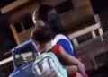 Avó se recusa a cuidar do neto e jovem vai para escola com bebê no colo