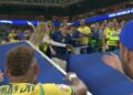Seguranças tentam impedir encontro entre Neymar e o filho após vitória do Brasil