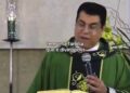 Padre revela que aconselhou mulher a desistir do casamento após exigências do noivo: “Abri o olho da iludida”