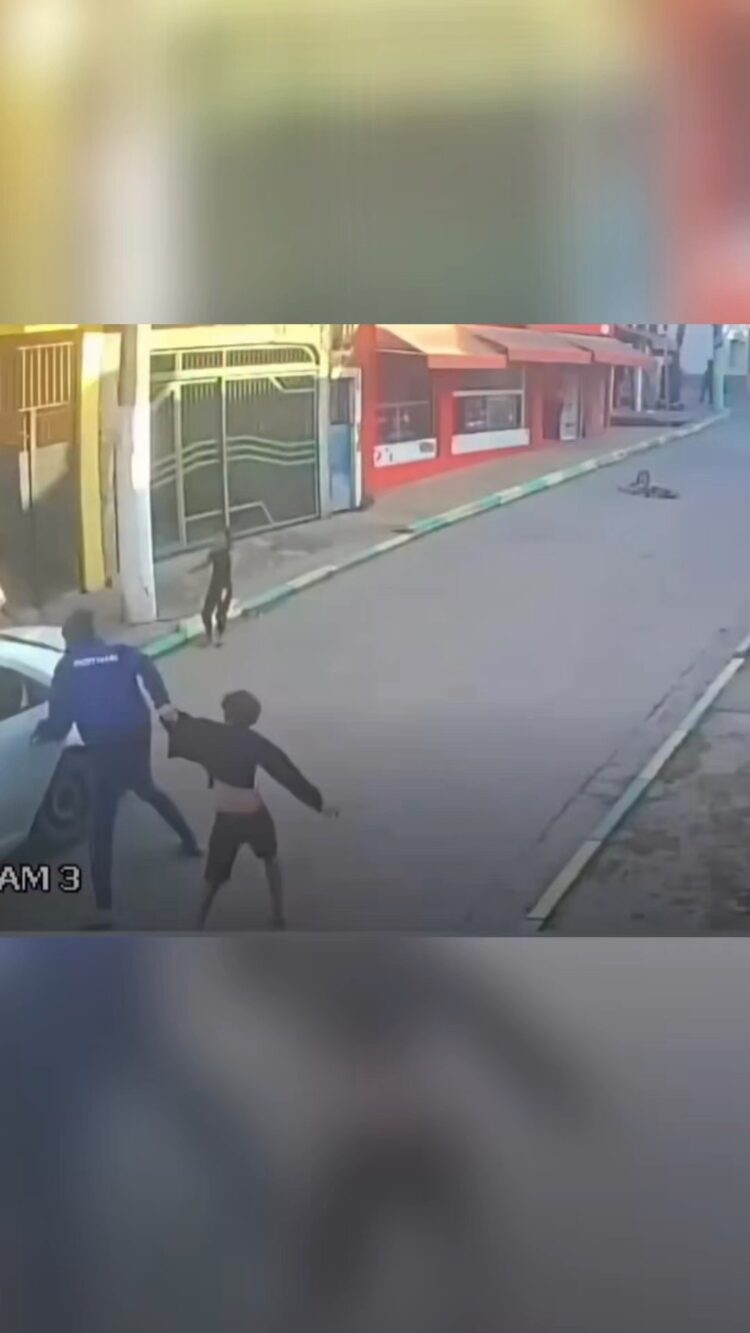 Homem tenta levar criança para dentro do carro em suposta tentativa de sequestro e é impedido por moradores, em SP