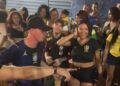 Idosa viraliza ao dançar funk com jovens, descer até o chão e dar show de disposição